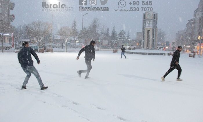 Karaman'da kar yağışı hayatı olumsuz etkiliyor