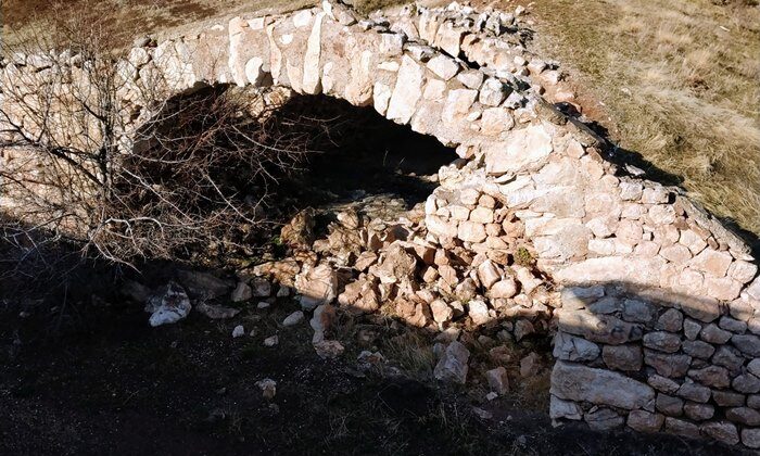 Karaman'da tarihi yapı yıkılıyor! 