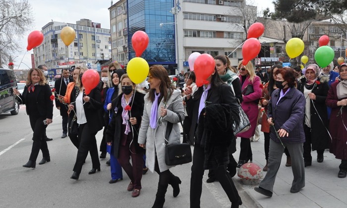 Karaman’da 8 Mart Dünya Kadınlar Günü düzenlenen çeşitli etkinliklerle kutlandı.