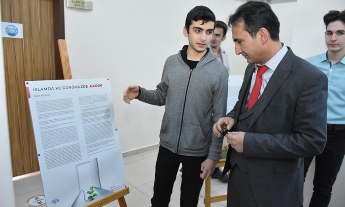 Karaman'da felsefe sergisi açıldı