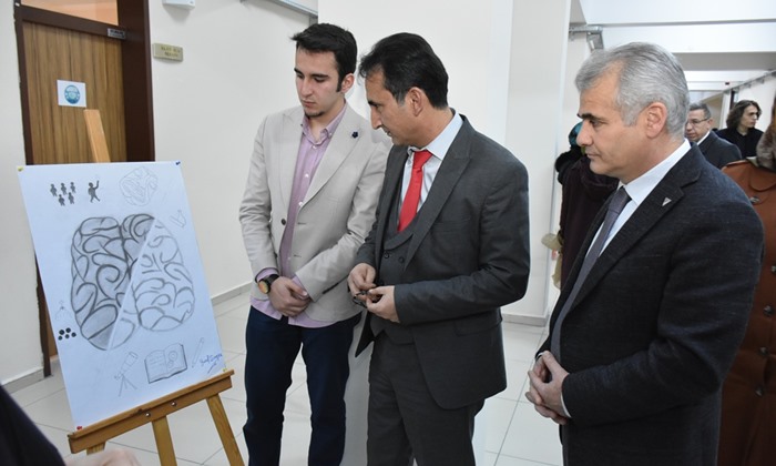 Karaman'da felsefe sergisi açıldı