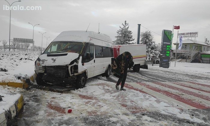 Konya'da 2 işçi servisi çarpıştı! Çok sayıda yaralı!