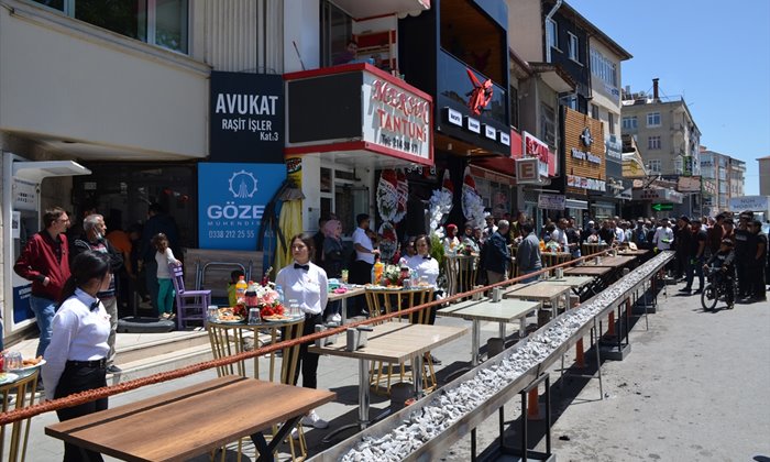 Karaman'da 20 metre kebapla açıldı