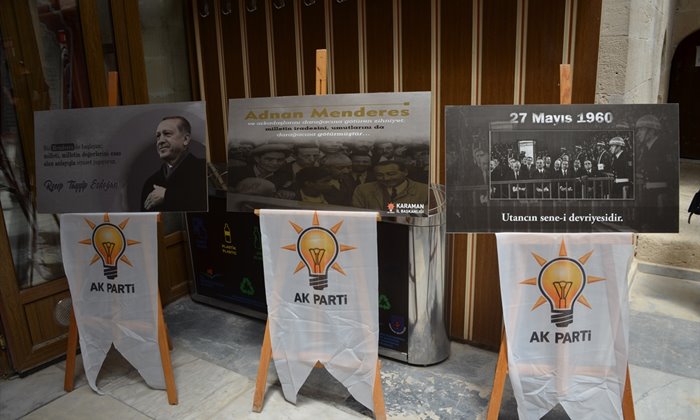 Karaman’da, AK Parti İl Başkanlığı tarafından “27 Mayıs Demokrasi Sergisi” açıldı.