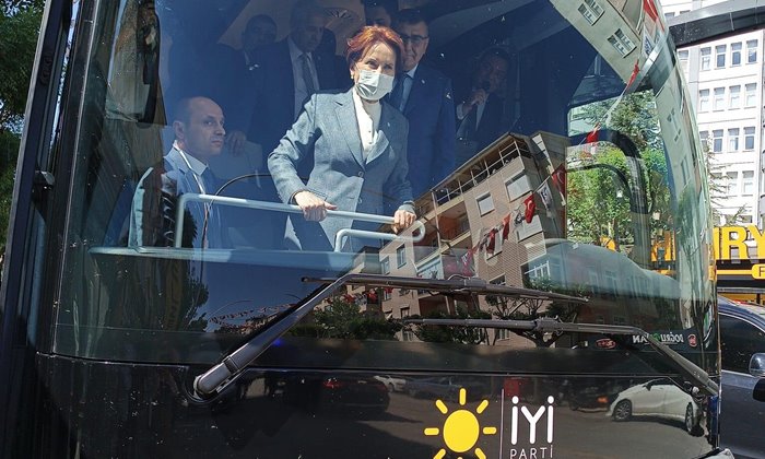 Meral Akşener "Karaman'da annemin şehrindeyim"
