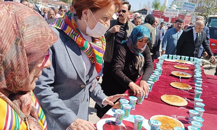 Meral Akşener "Karaman'da annemin şehrindeyim"
