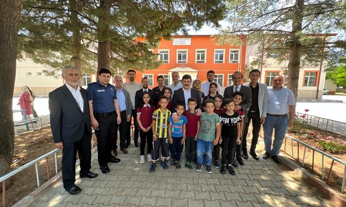 Kazımkarabekir'de Halk Eğitim sergisi açıldı