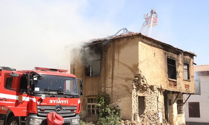 Karaman'da yangın korkuttu