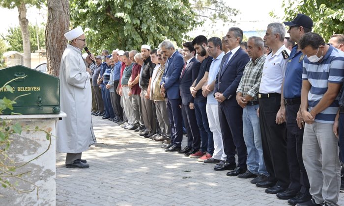 Karamanlı Şehit annesi dualarla defnedildi