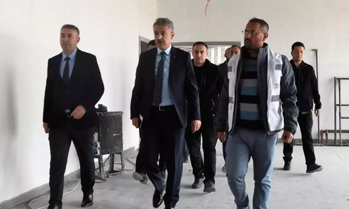 Vali Akkoyun yeni stadyumda incelemelerde bulundu