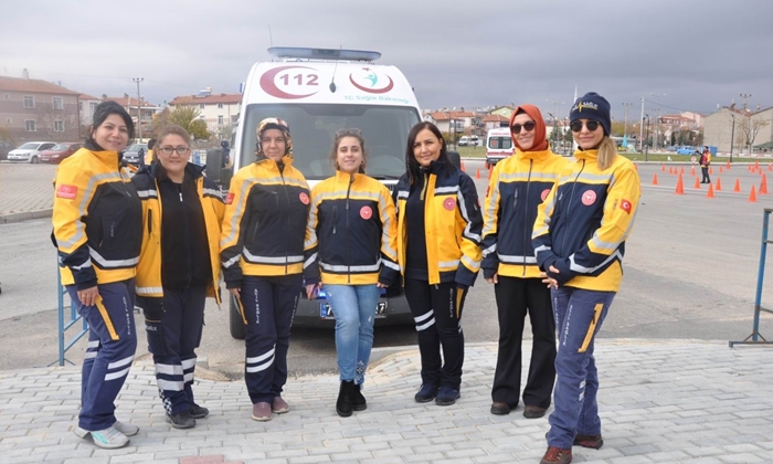 Karaman'da kadın sağlıkçılara ambulans sürüş eğitimi