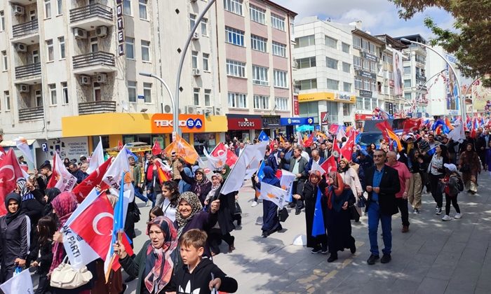AK Parti'den Miting Gibi Yürüyüş